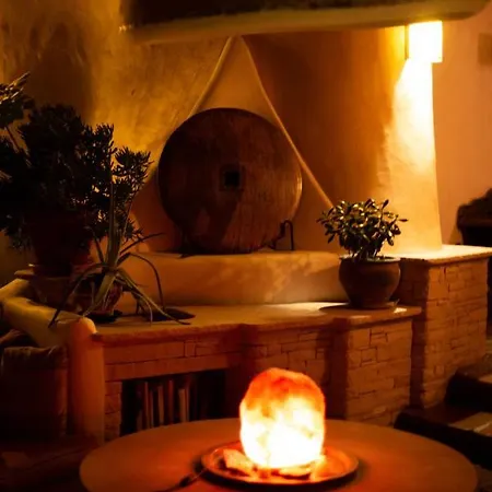 Rare And Striking Handcrafted Sanctuary With * Santa Fe