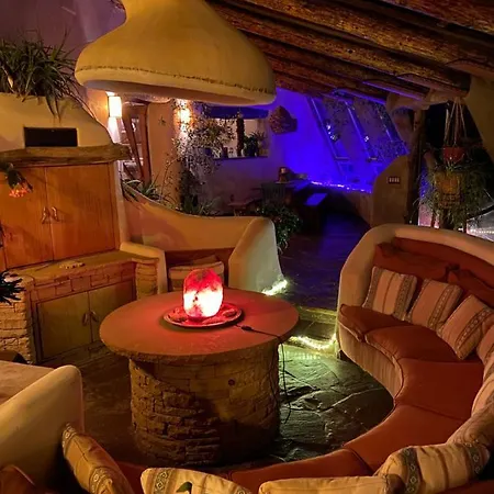 Rare And Striking Handcrafted Sanctuary With * Santa Fe