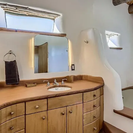 Rare And Striking Handcrafted Sanctuary With * Santa Fe