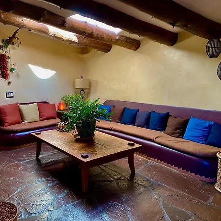 Rare And Striking Handcrafted Sanctuary With * Santa Fe
